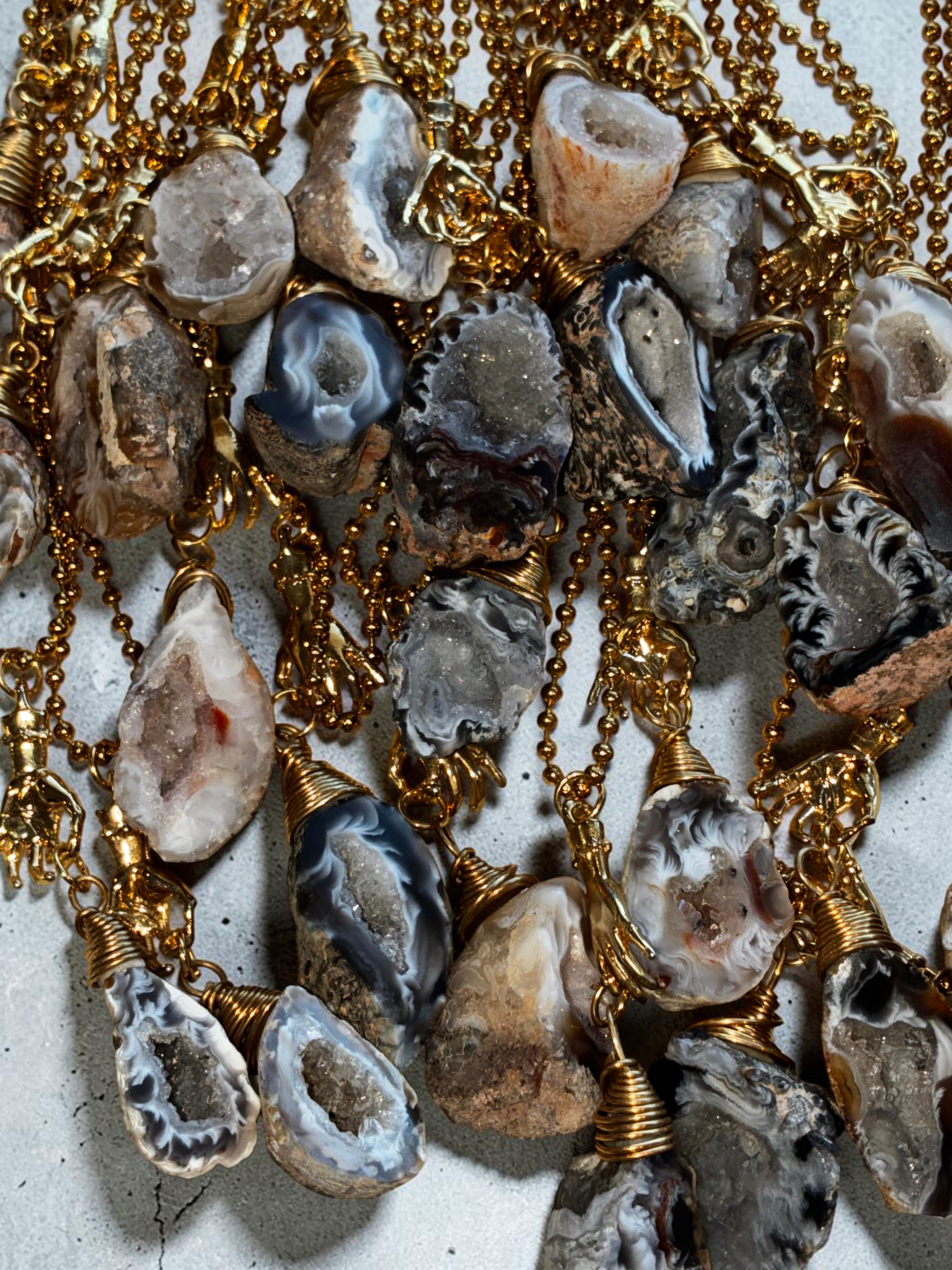 Raw Agate Crystal Pendant Necklace with Gold (Stainless Steel) Hand Charm
