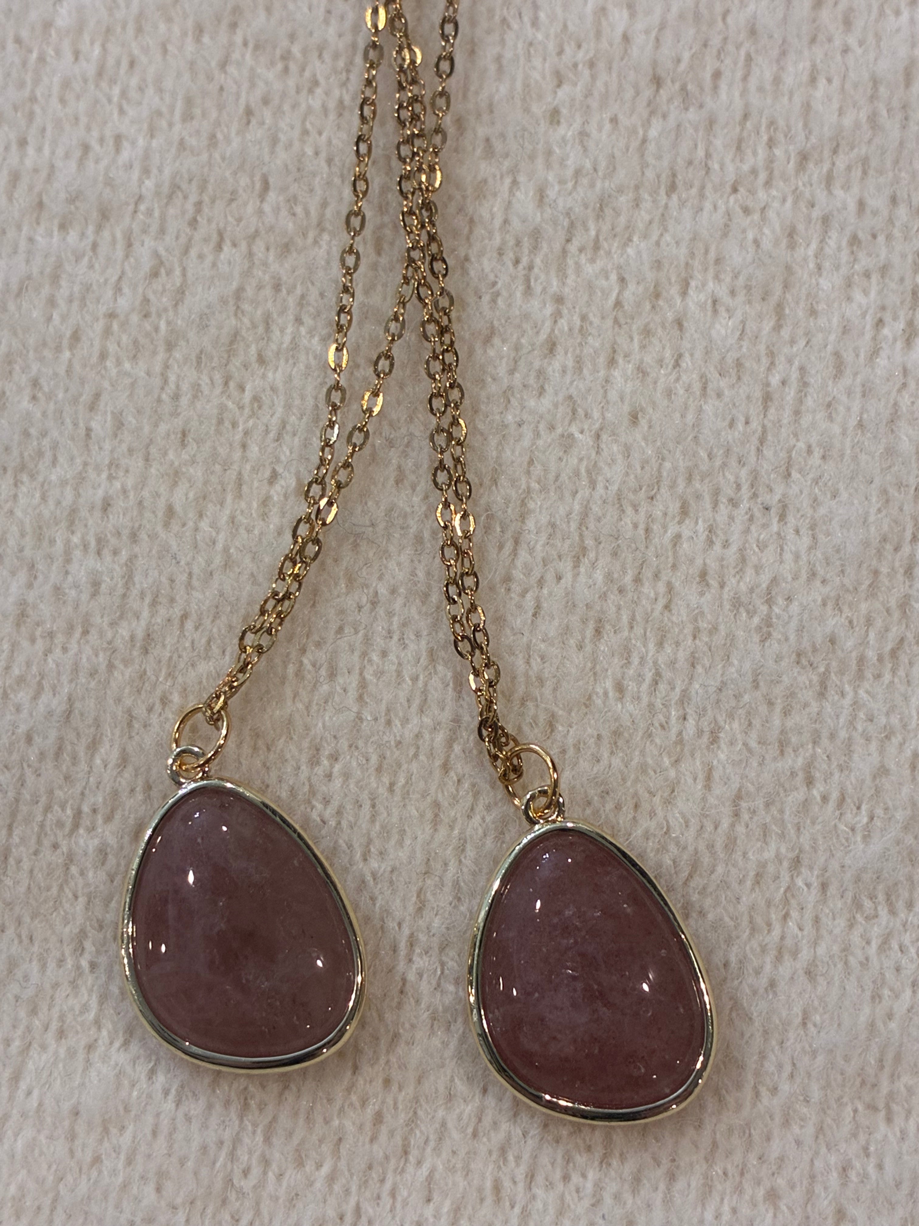 Strawberry Quartz Necklace – Natural Pink Gemstone Pendant – Gold Stainless Steel Chain – Love, Confidence & Heart Energy