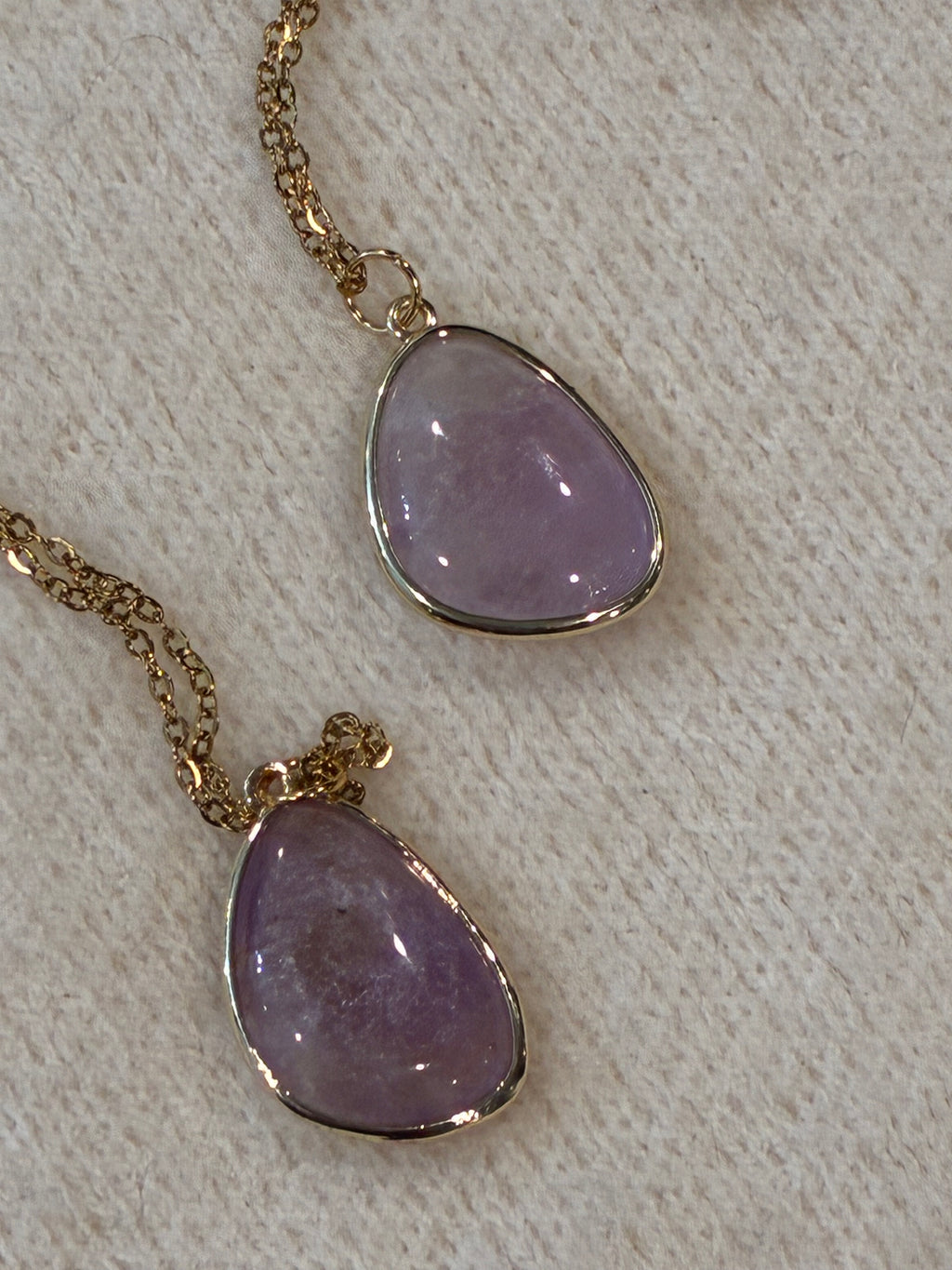 Lavender Amethyst Necklace – Natural Purple Gemstone Pendant – Gold Stainless Steel Chain – Calm, Intuition & Protection Crystal