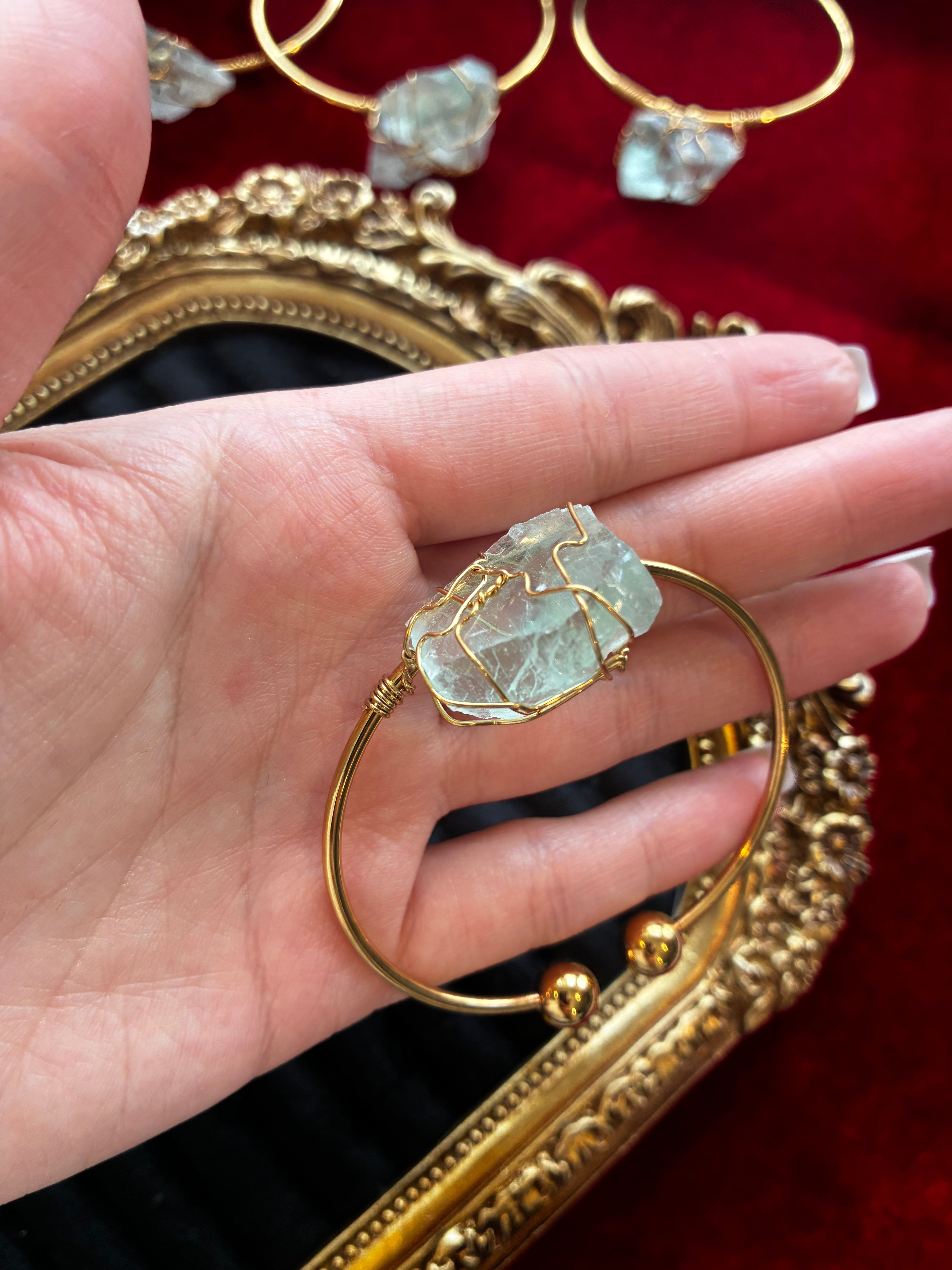 Raw Aquamarine Bracelet – Handmade Stainless Steel Gold Cuff – Natural Rough Gemstone Jewelry for Calm & Clear Communication