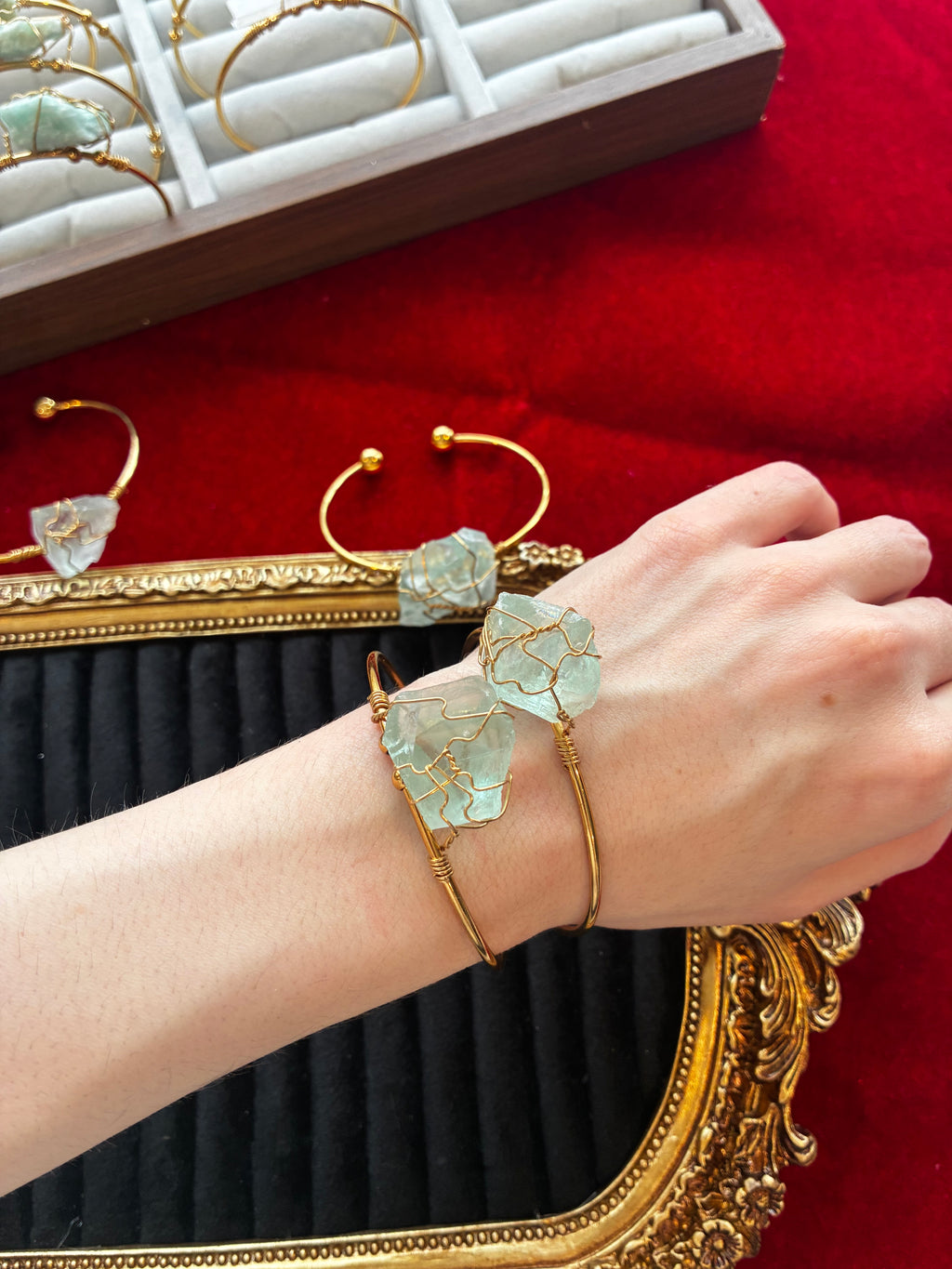 Raw Aquamarine Bracelet – Handmade Stainless Steel Gold Cuff – Natural Rough Gemstone Jewelry for Calm & Clear Communication