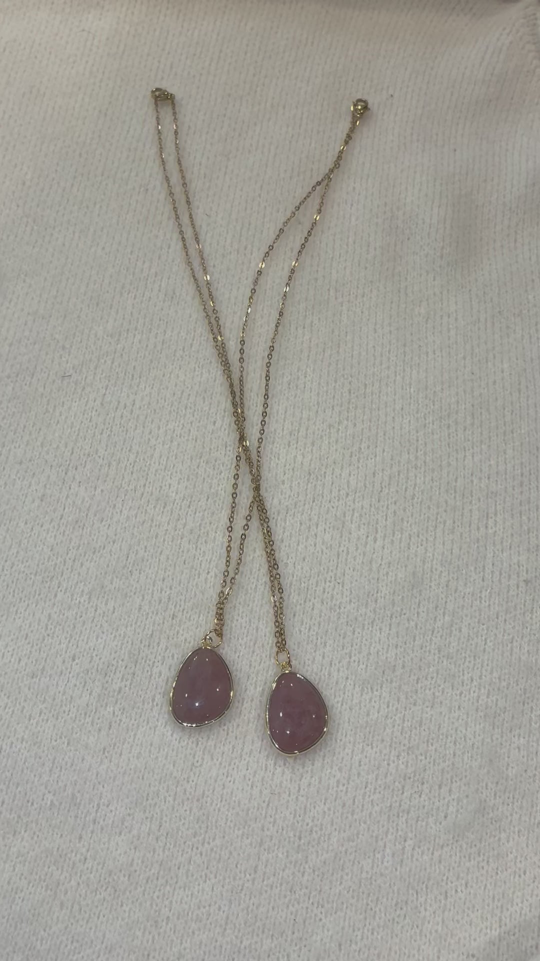 Strawberry Quartz Necklace – Natural Pink Gemstone Pendant – Gold Stainless Steel Chain – Love, Confidence & Heart Energy