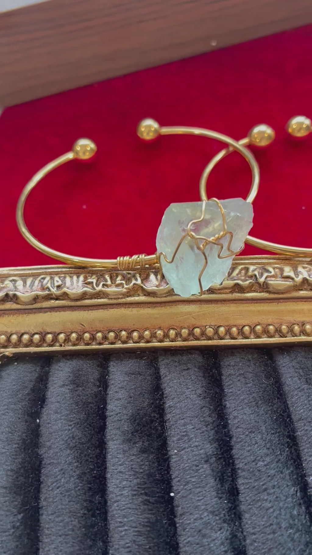 Raw Aquamarine Bracelet – Handmade Stainless Steel Gold Cuff – Natural Rough Gemstone Jewelry for Calm & Clear Communication